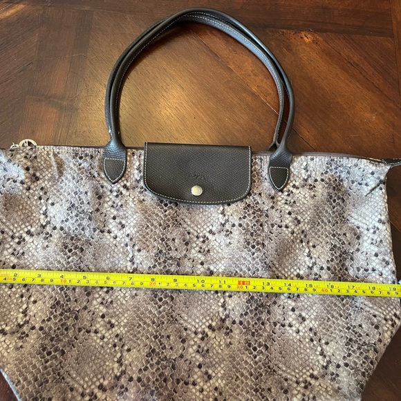 Le Pilage Saks Exclusive Large Shoulder Tote in Snakeskin - Picture 12 of 14